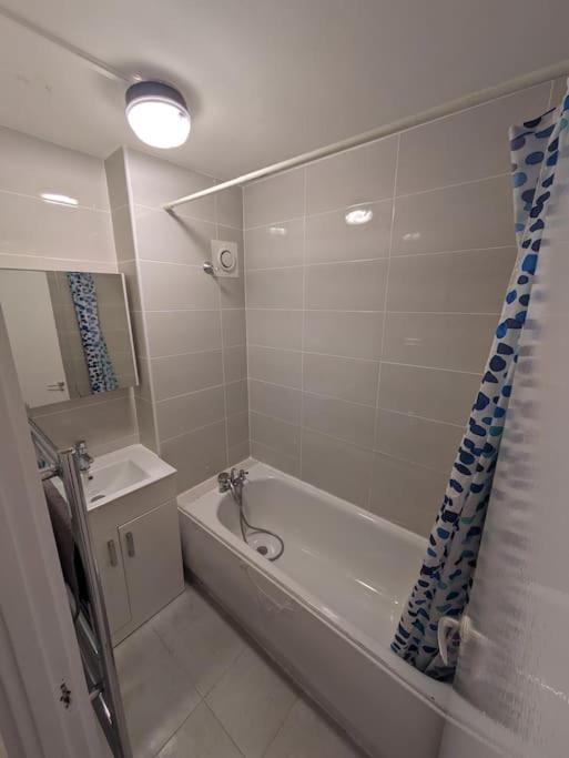 Flat, Apartment In Haggerston N1, Central London Bagian luar foto